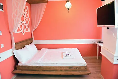 Menendi Hotel Foça